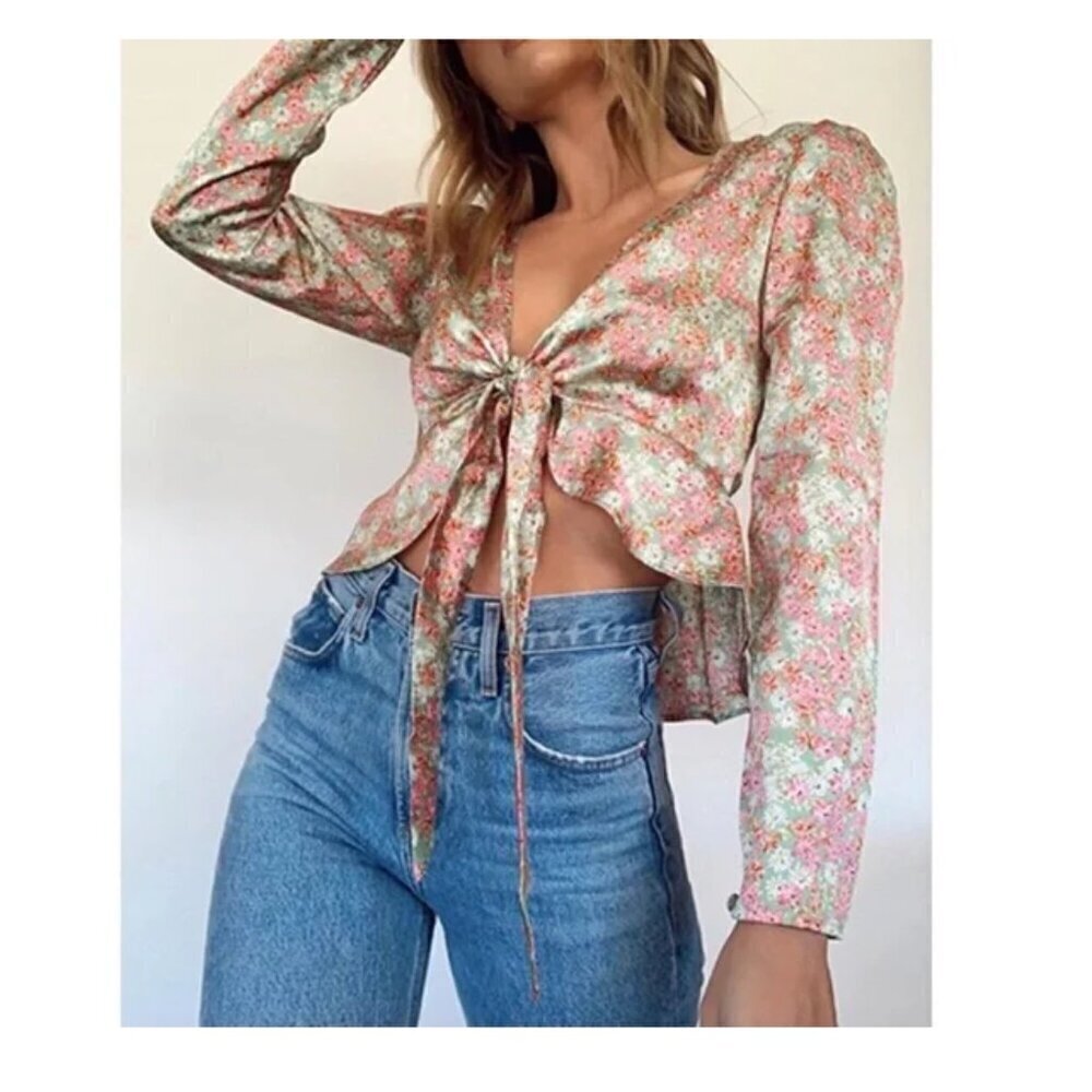 NWOT Dress Forum Tie Front Floral Daisy Blouse Size L